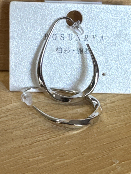 Earrings E22701B