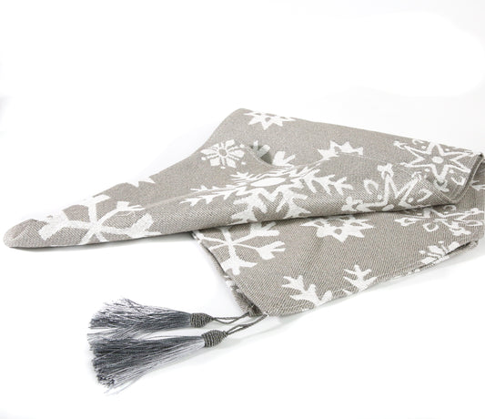 Christmas Table Runner_Silver Snowflake